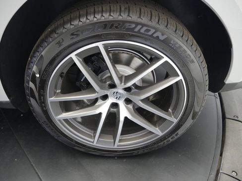 New 2026 Porsche Macan AWD/4WD image 14