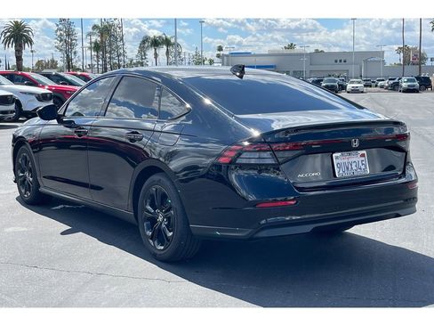 Certified 2025 Honda Accord SE image 3