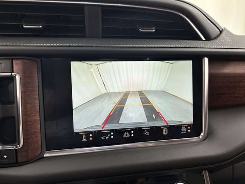Used 2023 GMC Yukon Denali Ultimate AWD/4WD image 15
