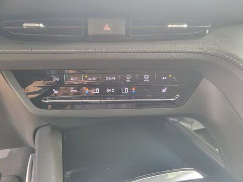 Used 2023 Buick Envision Essence w/ Sport Touring Package image 22