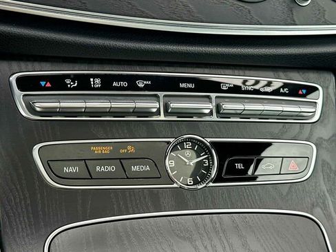 Used 2018 Mercedes-Benz E 400 4MATIC Sedan image 25