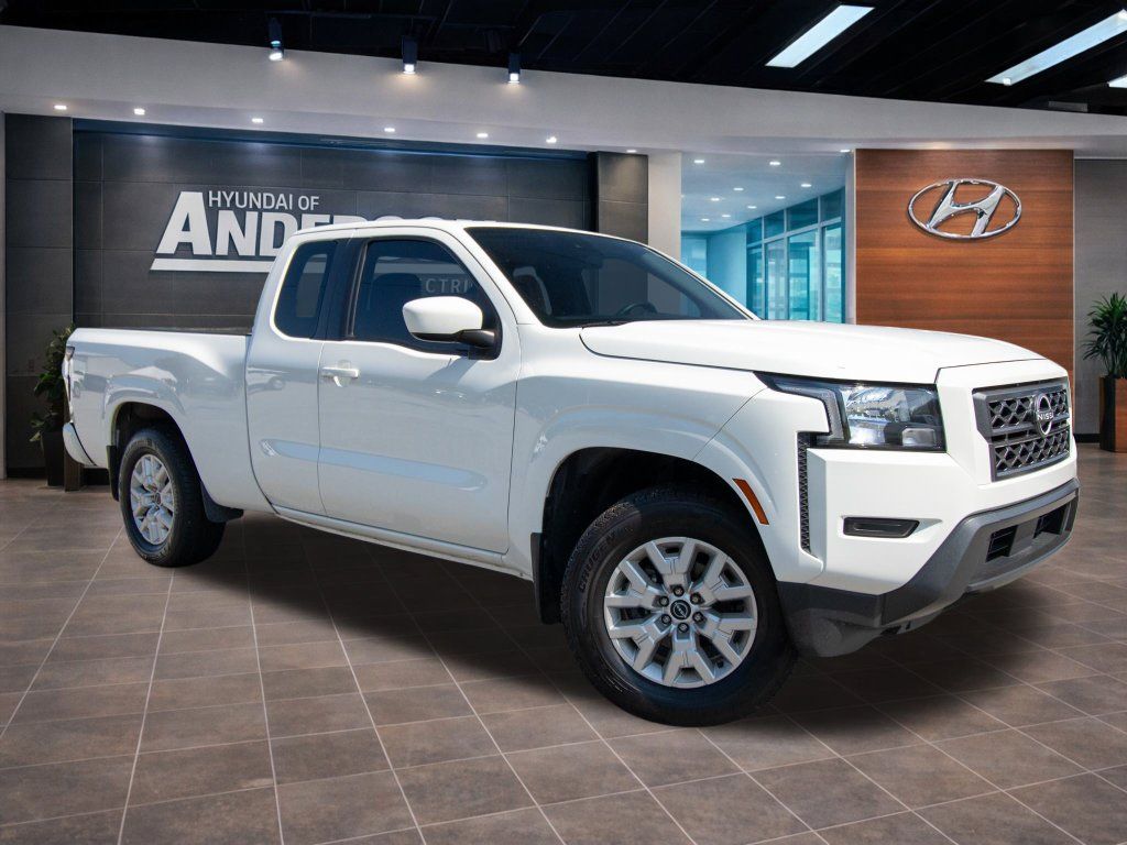 Used 2023 Nissan Frontier SV w/ Tow Package RWD image 3