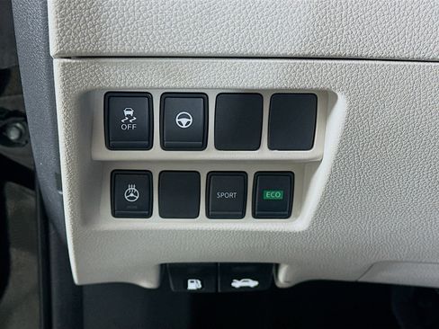 Used 2022 Nissan Rogue Sport SL image 16