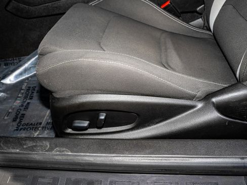 Used 2021 Chevrolet Camaro LT image 22