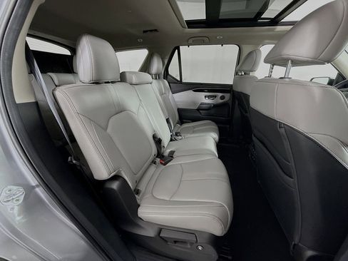 Certified 2024 Honda Pilot Touring image 27