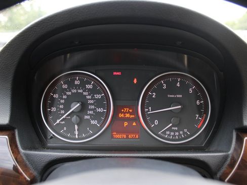 Used 2011 BMW 328i xDrive Sedan image 17