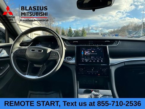 Used 2023 Jeep Grand Cherokee L Laredo image 17