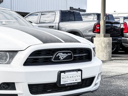 Used 2013 Ford Mustang Premium RWD image 7