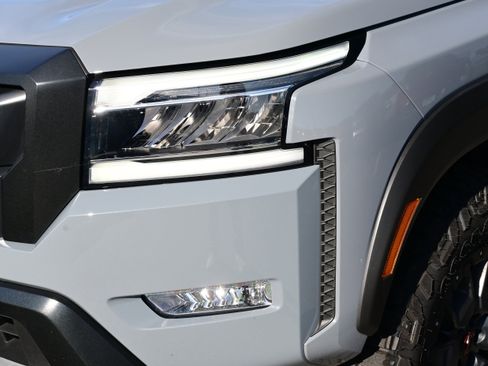 Certified 2023 Nissan Frontier PRO-4X w/ Pro-4X Premium Package image 12