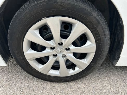Used 2024 Toyota Corolla LE image 5