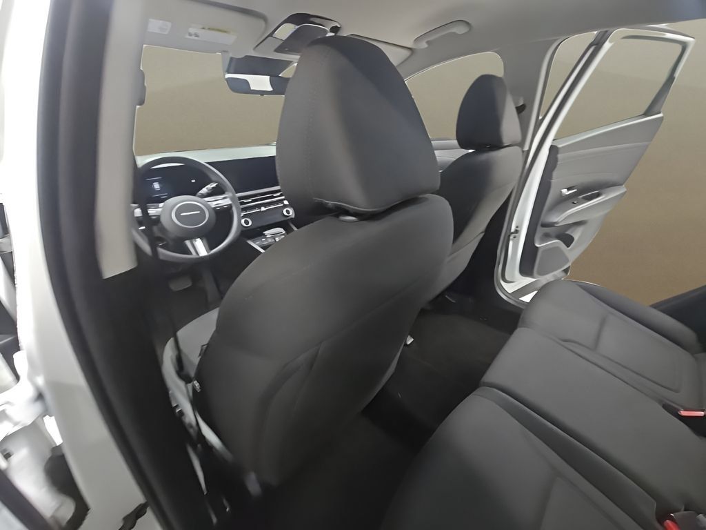 Certified 2025 Hyundai Tucson SEL AWD/4WD image 16