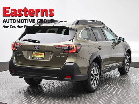 Used 2024 Subaru Outback Premium AWD/4WD image 5