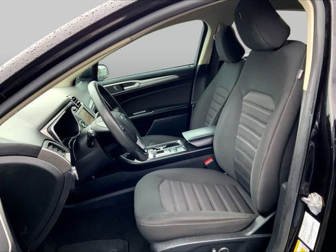 Used 2020 Ford Fusion SE FWD image 8