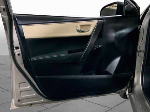 Used 2015 Toyota Corolla LE FWD image 22