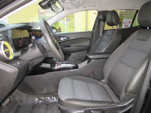 Used 2024 Chevrolet Trax LT image 21