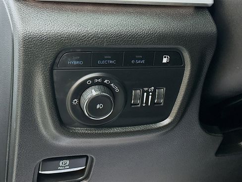 Used 2024 Jeep Grand Cherokee Limited 4xe AWD/4WD image 10