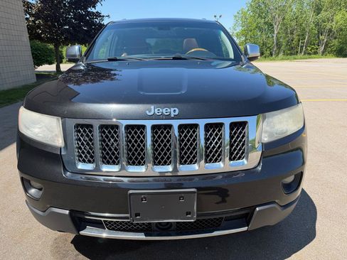 Used 2013 Jeep Grand Cherokee Overland w/ Advance Technology Group AWD/4WD image 2