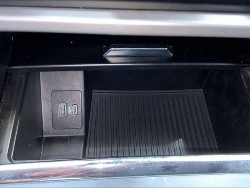 Used 2024 Ford Expedition XLT RWD image 32