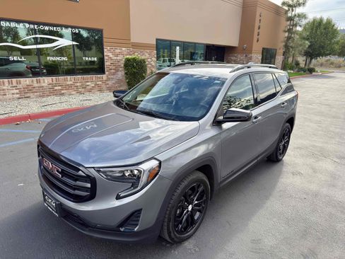 Used 2020 GMC Terrain SLE w/ Elevation Edition image 5