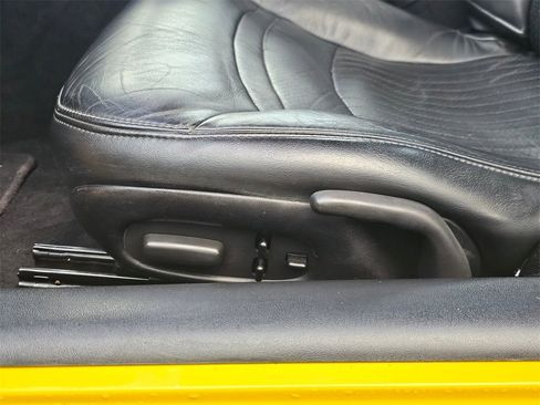 Used 2001 Chevrolet Corvette Convertible w/ Preferred Equipment Group2 image 18