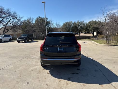 Certified 2025 Volvo XC90 B5 Plus image 6