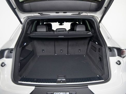 New 2026 Porsche Cayenne S image 39