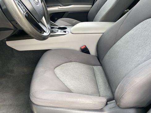 Used 2022 Toyota Camry LE FWD image 16