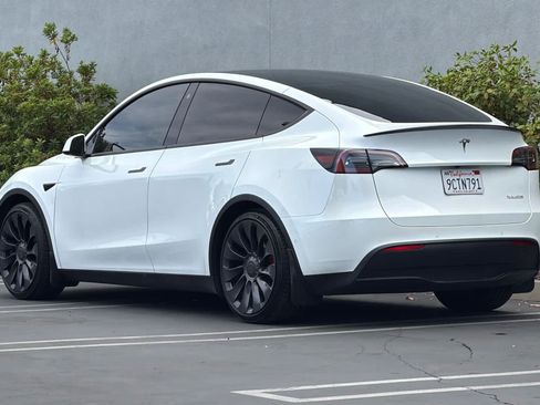 Used 2022 Tesla Model Y Performance AWD/4WD image 7