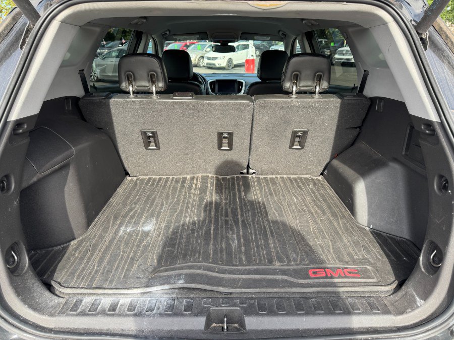 Used 2019 GMC Terrain SLT w/ Preferred Package AWD/4WD image 17