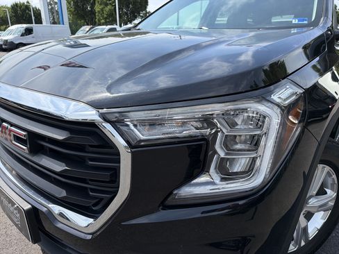 Used 2022 GMC Terrain SLE w/ Driver Convenience Package FWD image 6