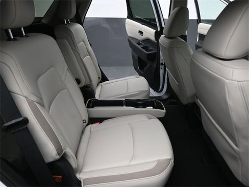 New 2026 Nissan Pathfinder SL w/ SL Premium Package image 24