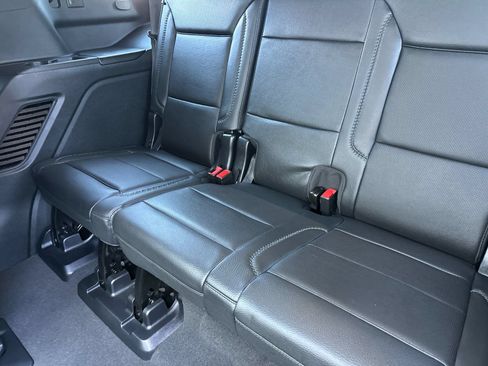 Used 2025 GMC Yukon Denali w/ Sun & Power Step Package AWD/4WD image 16