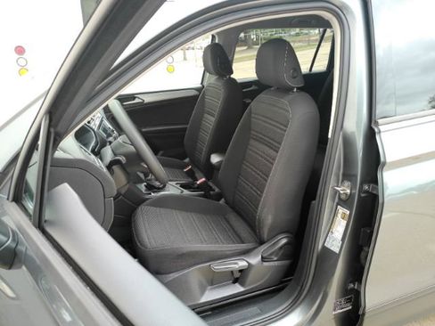 Used 2022 Volkswagen Tiguan S image 13