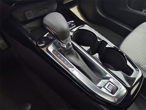 Used 2025 Chevrolet Trax LT image 34