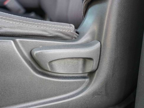 Used 2021 Nissan Titan SV w/ Accessory Utility Package image 17