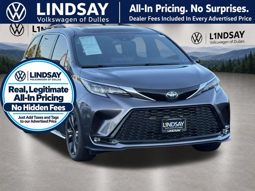 Used 2022 Toyota Sienna XSE w/ XSE Plus Package FWD image 1