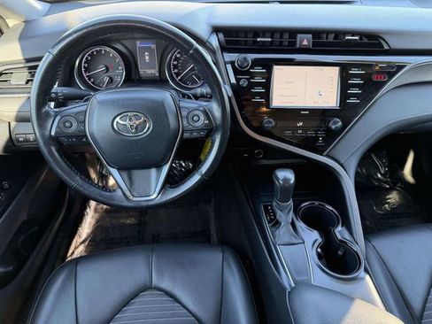Used 2020 Toyota Camry SE image 15