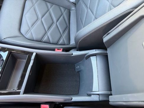 Used 2025 Volkswagen Atlas SE image 25