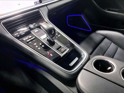 Used 2019 Porsche Panamera GTS image 19