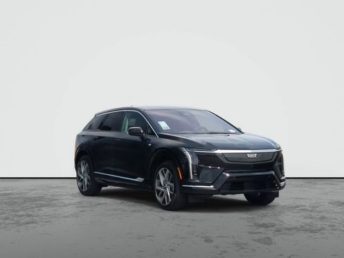 New 2026 Cadillac Optiq Luxury 1 image 2