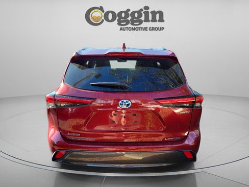 Used 2023 Toyota Highlander Limited image 4