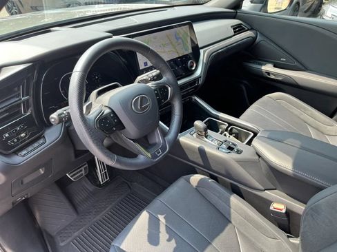 Used 2025 Lexus TX 500h AWD w/ Technology Package image 11