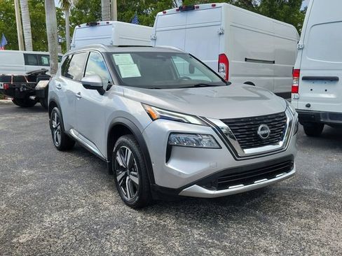 Used 2023 Nissan Rogue Platinum w/ Platinum Premium Package image 2