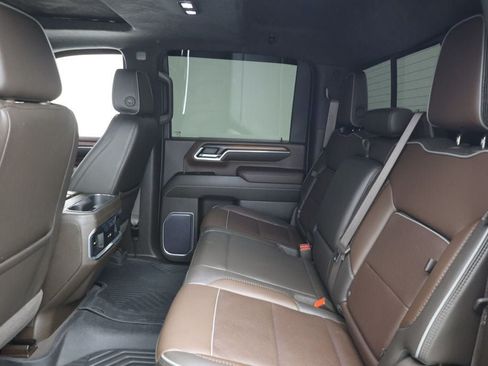 Used 2024 GMC Sierra 2500 Denali w/ Denali Reserve Package AWD/4WD image 17