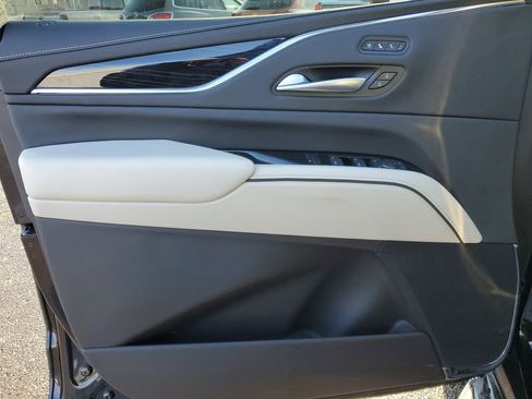 Used 2023 Cadillac Escalade Sport w/ LPO, ONYX Package image 23