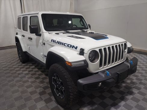 Used 2022 Jeep Wrangler Unlimited Rubicon 4xe w/ Cold Weather Group AWD/4WD image 4