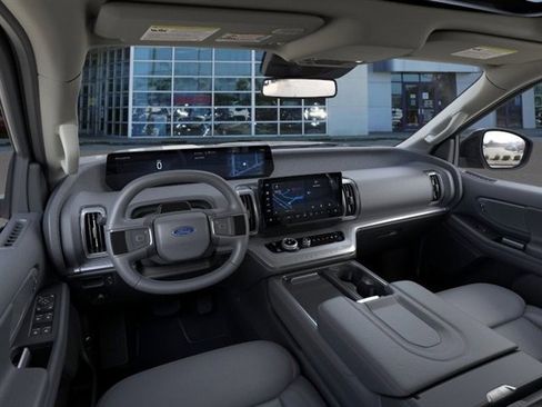 New 2025 Ford Expedition Active image 9