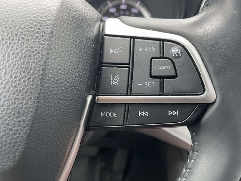 Used 2024 Toyota Highlander LE image 35