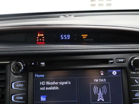 Used 2017 Toyota Highlander XLE AWD/4WD image 27