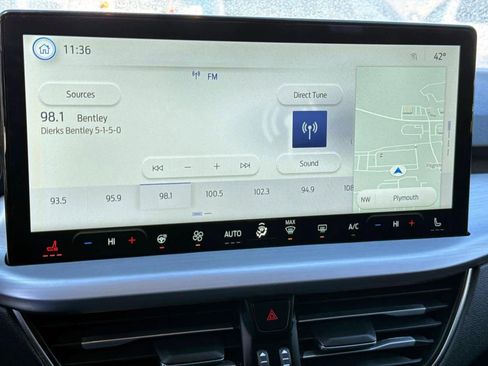 Used 2025 Ford Escape Platinum image 17